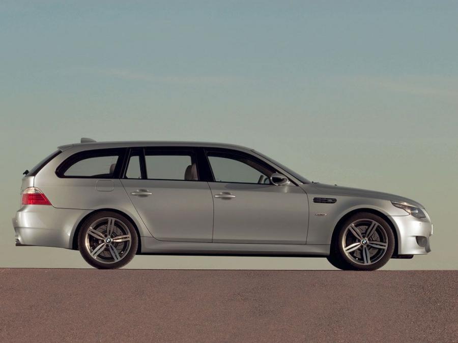  BMW M5 Touring 2007 года  (фото 22 из 56)